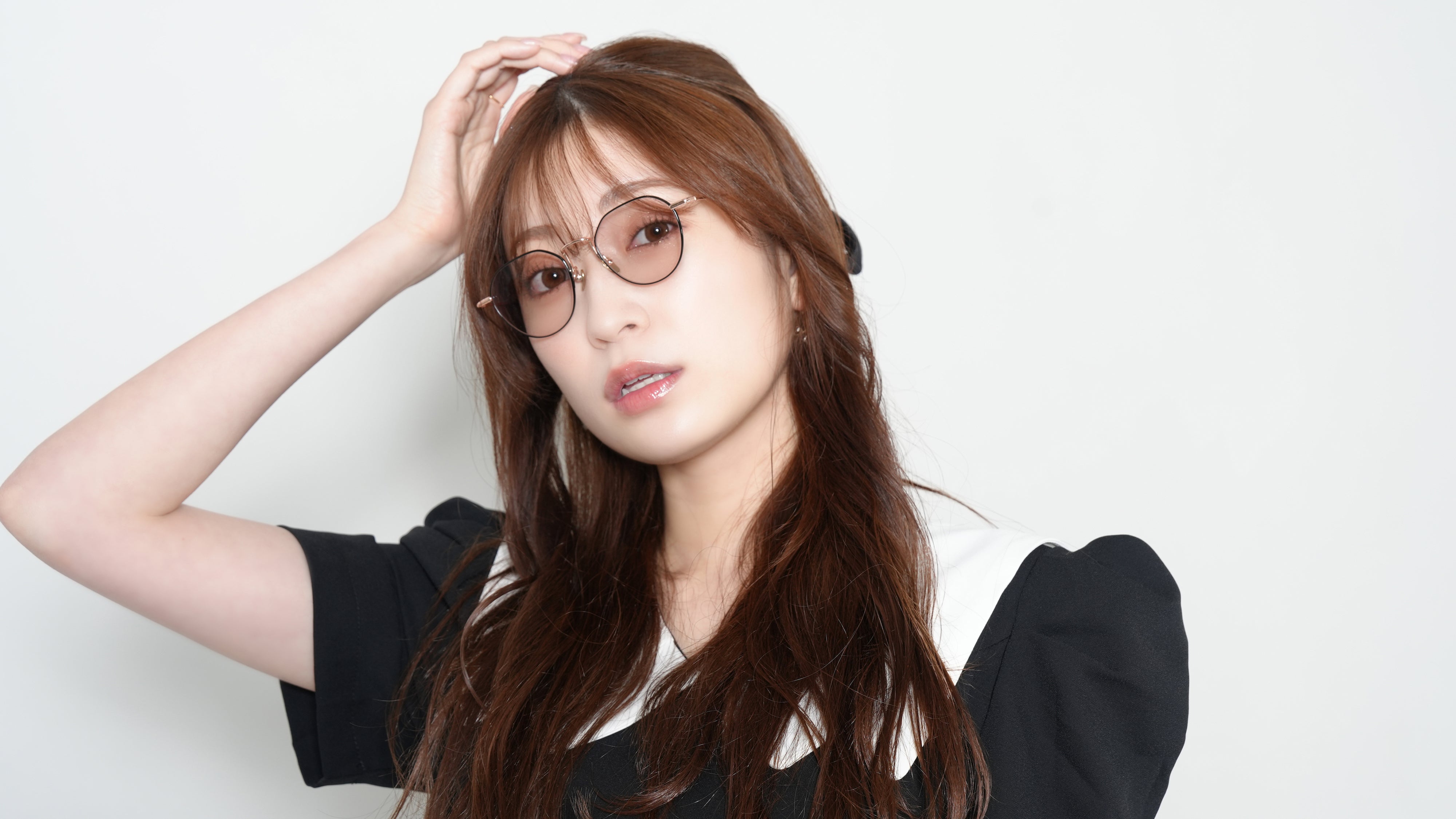 akarin01-chic ローズグレー25%レンズ