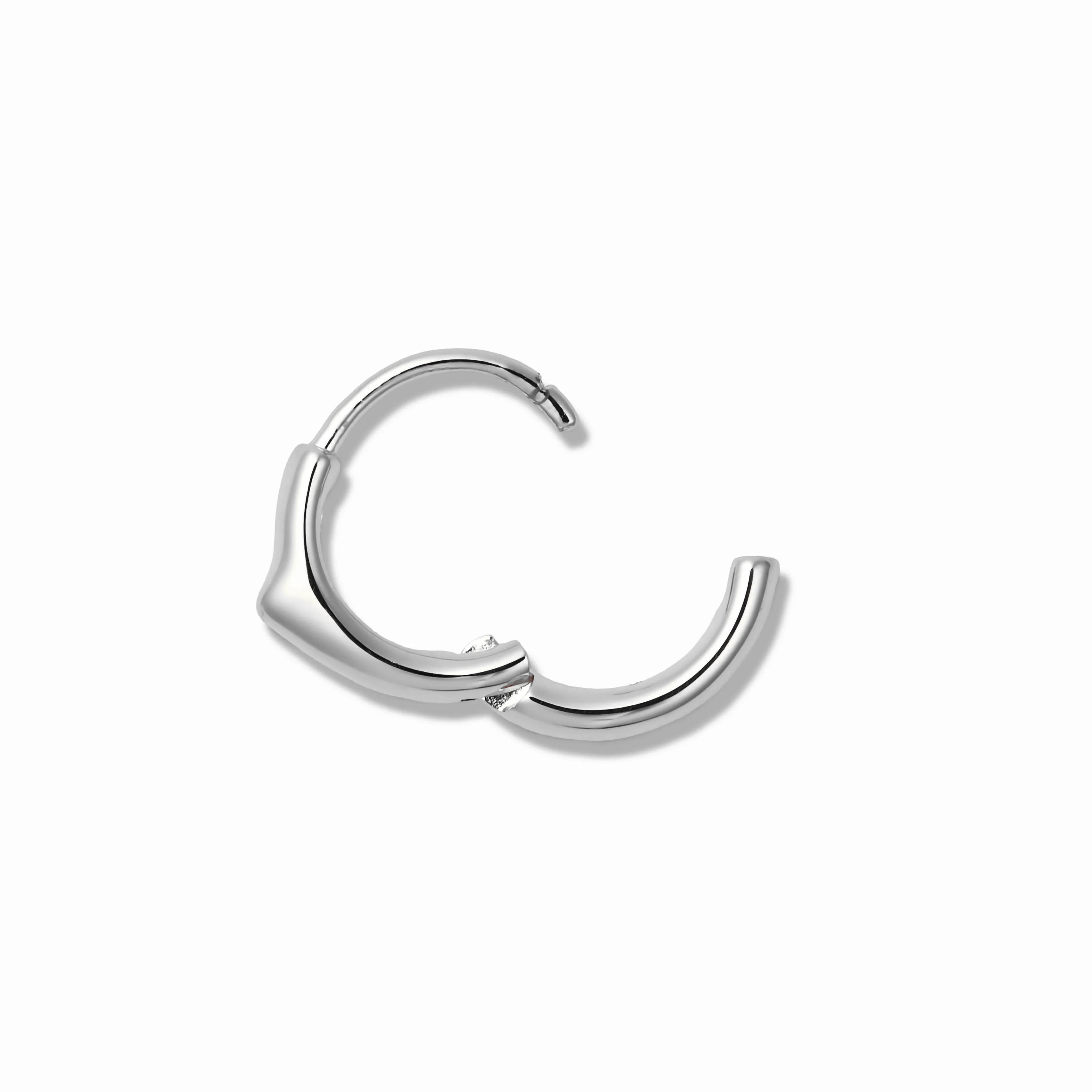 【hawfinch】クチバシMサイズフープピアス silver (EP-043-SV)