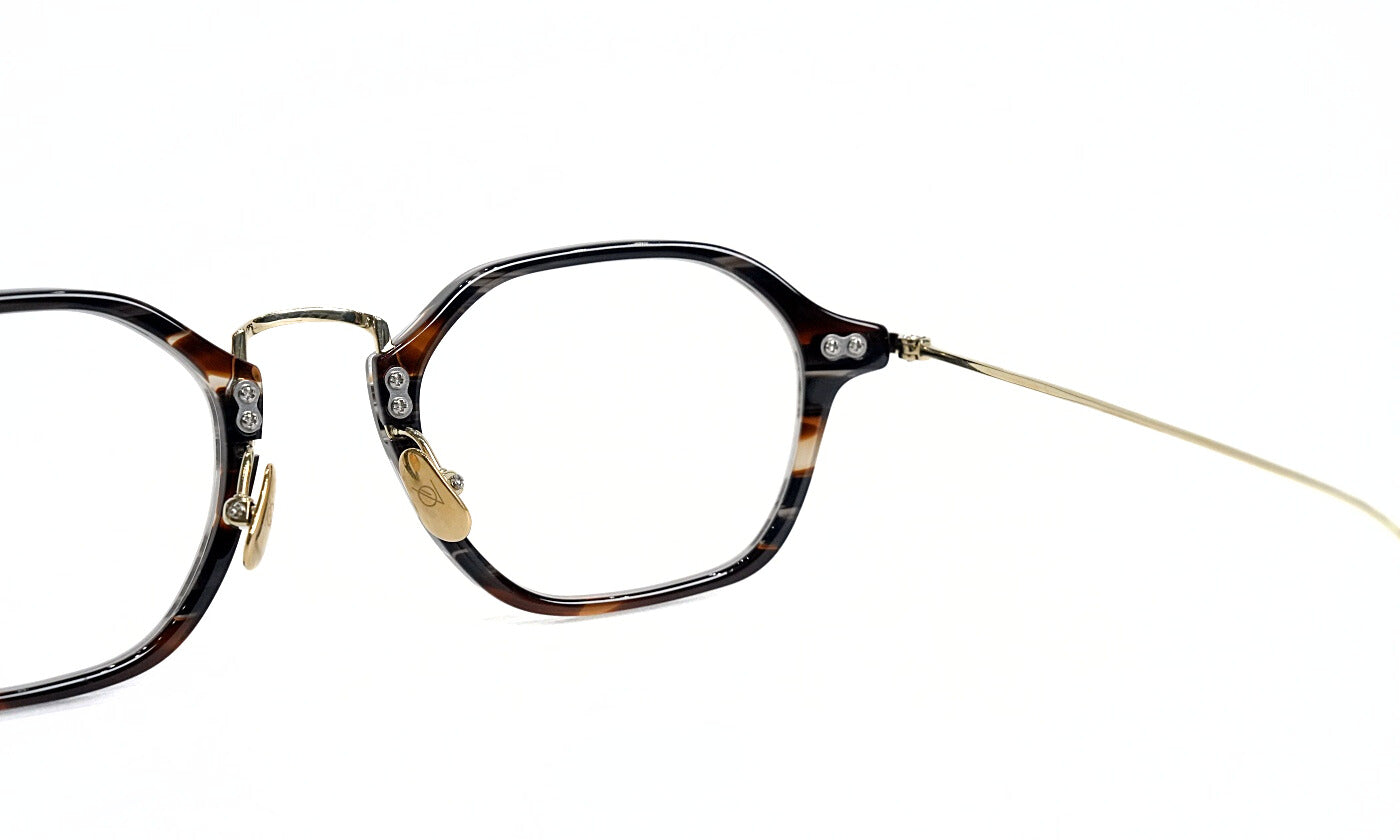 spects / brown