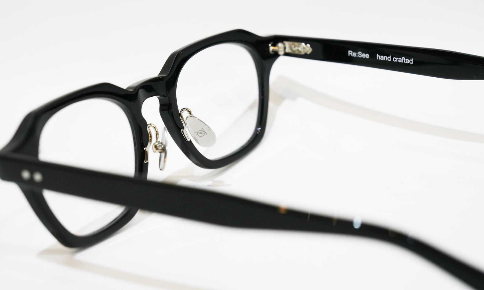 venge/black – Re:See