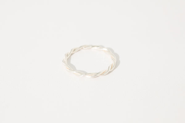Ring-007 helix silver